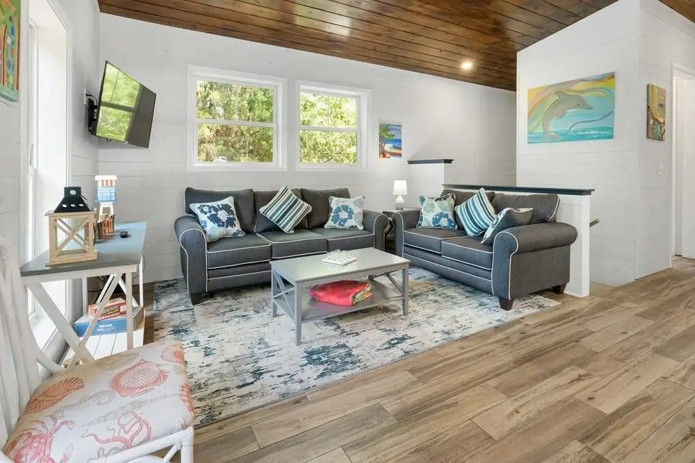 Red Cottage 3 Bedroom Home by Redawning