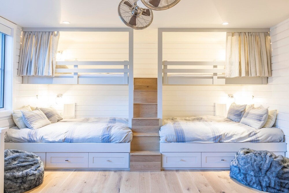 Overlook Haus by Exceptional Stays