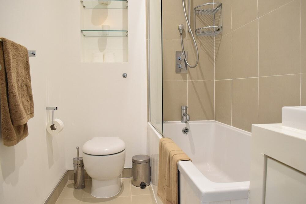 1BR - Notting Hill/Westbourne Park - FF - RGB 82545