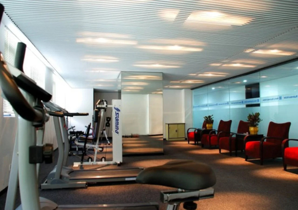 Henry Business Hotel