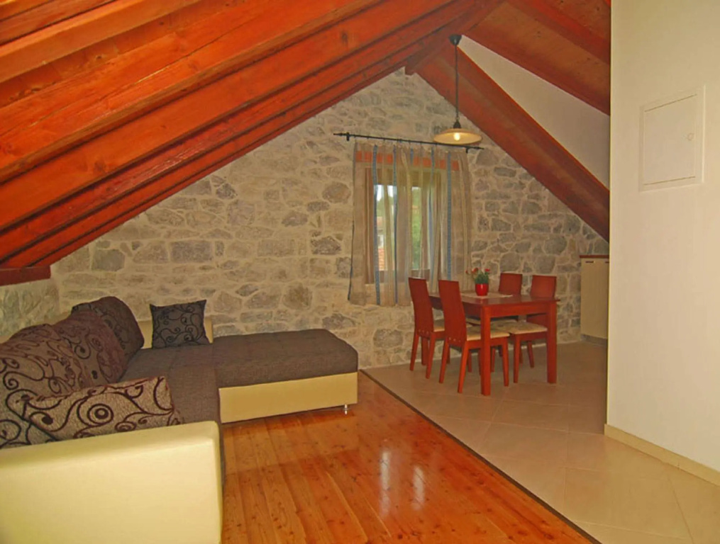 Apartments and Rooms Marino