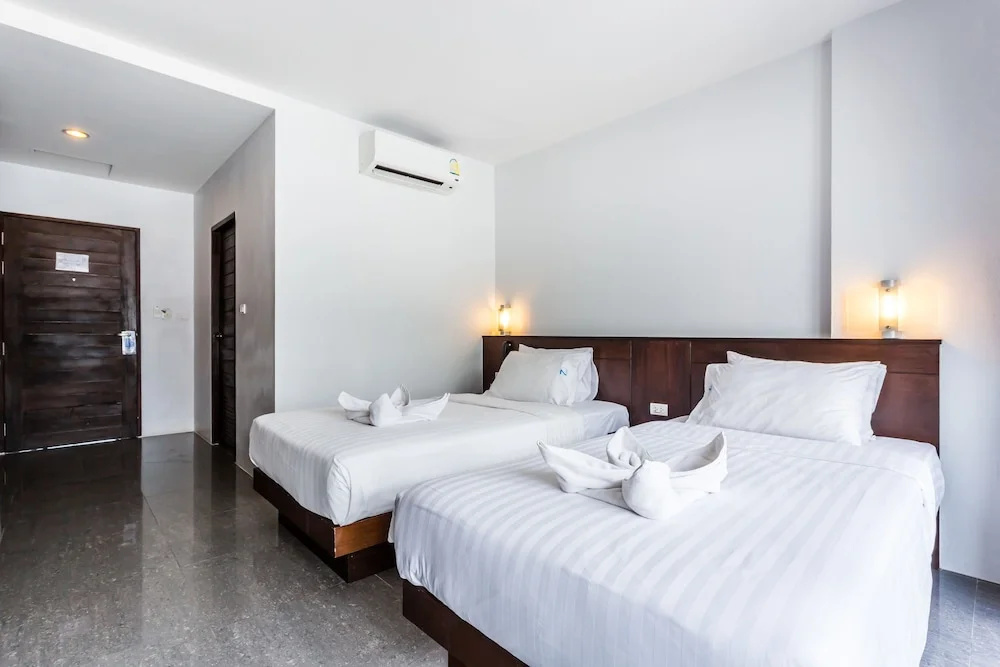 77 Bangla Hotel