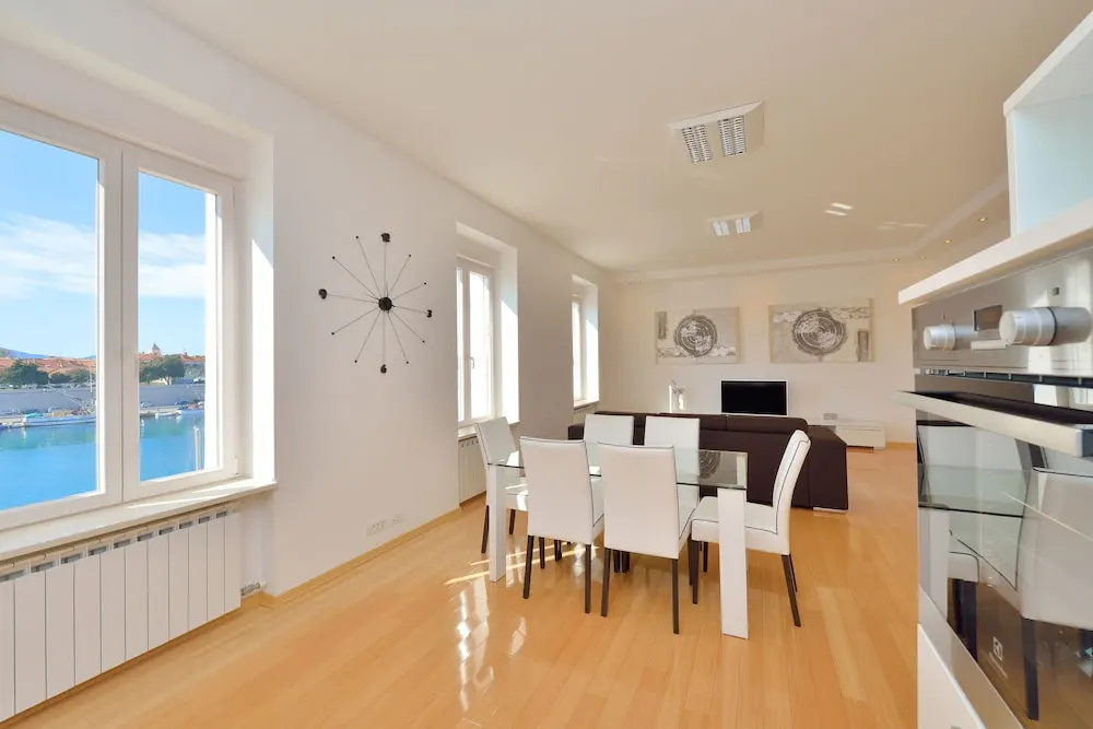 Eden Penthouse Apartments