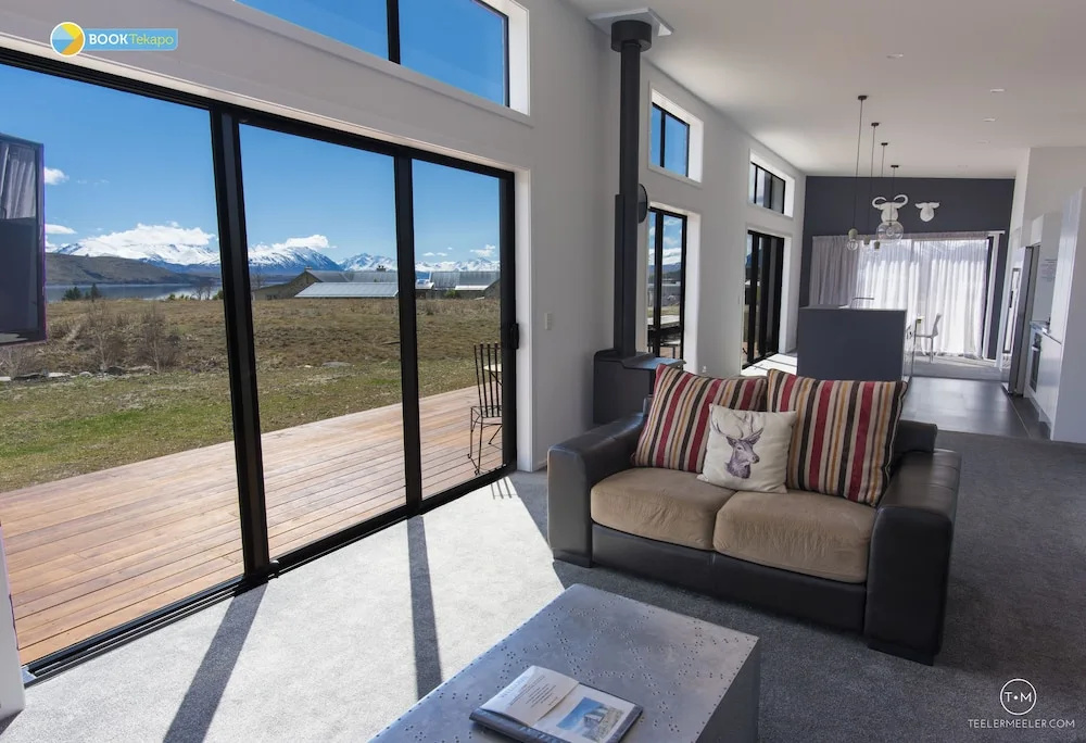 Flat White Lake View Lodge