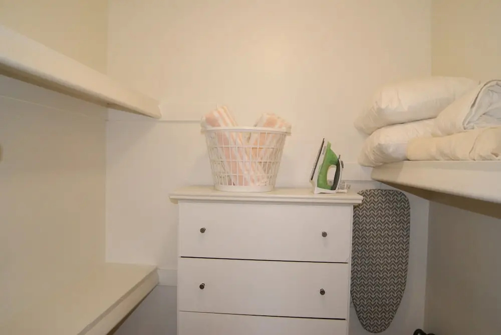 115 Fully Furnished 1BR Suite-Prime Location! by RedAwning