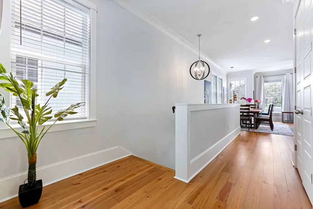 Amazing 4BR w Balcony by Hosteeva