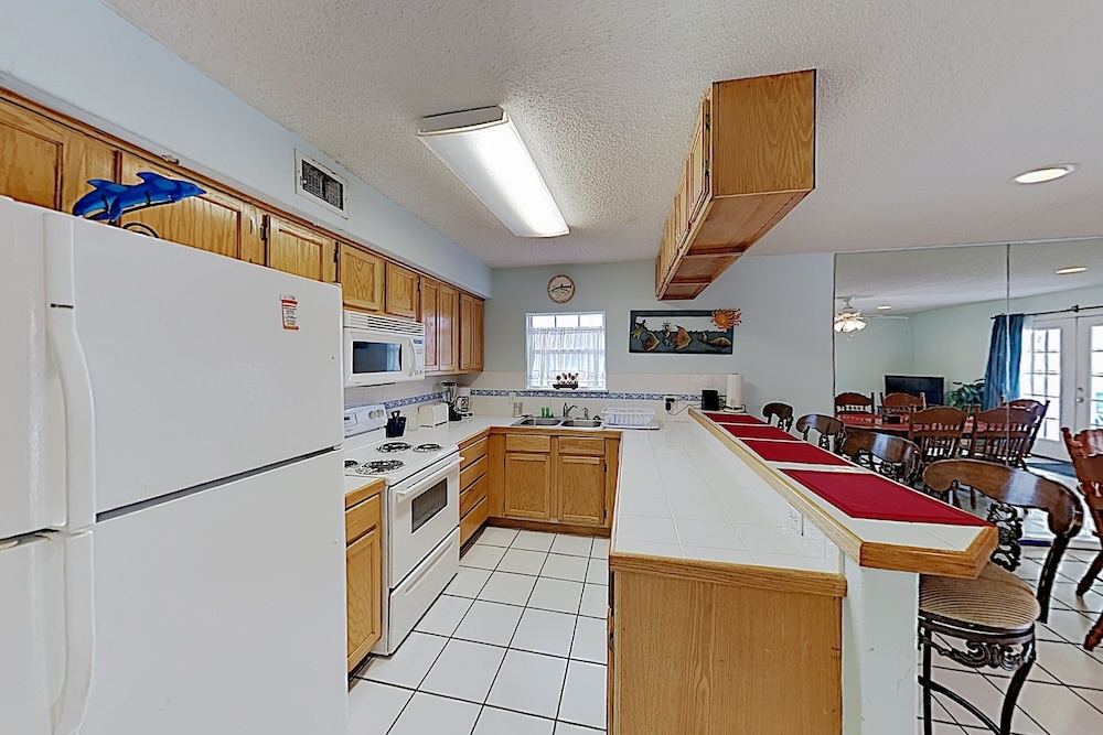 New Listing! Casa De La Isla W/ Private Pool 3 Bedroom Condo