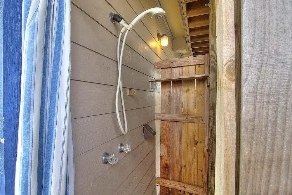 Spacious & Pet Friendly + Game Room Sleeps 10