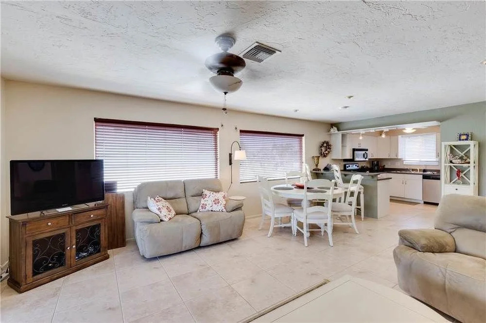 Island Oasis 3 Heated Pool 3 Br Home by RedAwning
