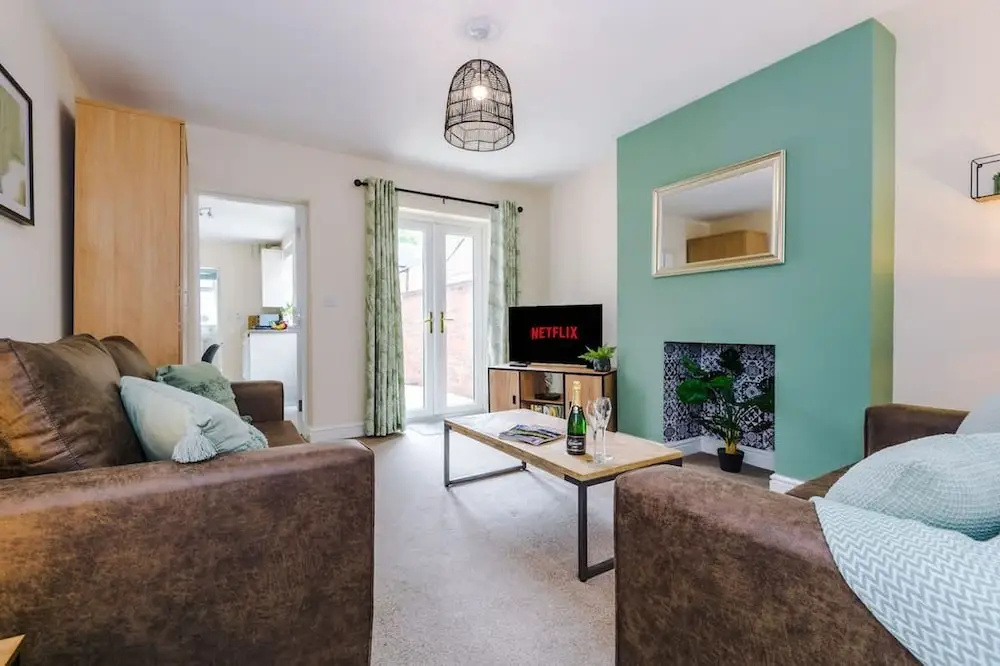 Modern Apartment Perfect for Business Sleeps 4