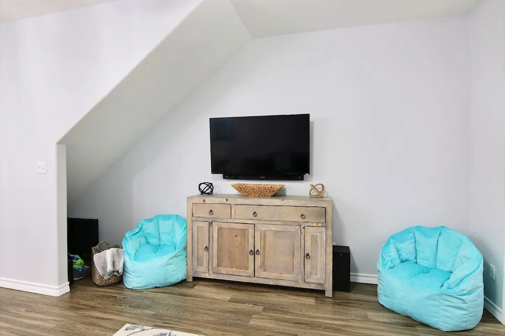 Flip Flops & Pop Tops 3 Bedrooms 3 Bathrooms Condo