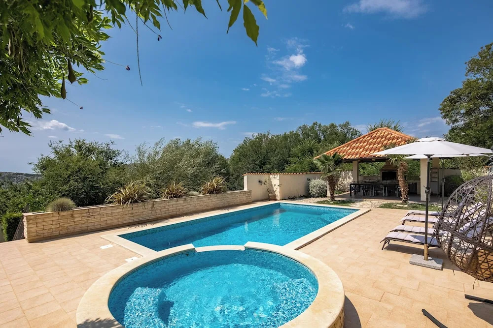 Villa Anna With Private Pool And Garden - Happy Rentals