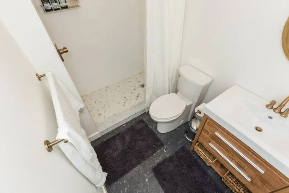 1 Bedroom Trendy Condo in Trinity Bellwoods