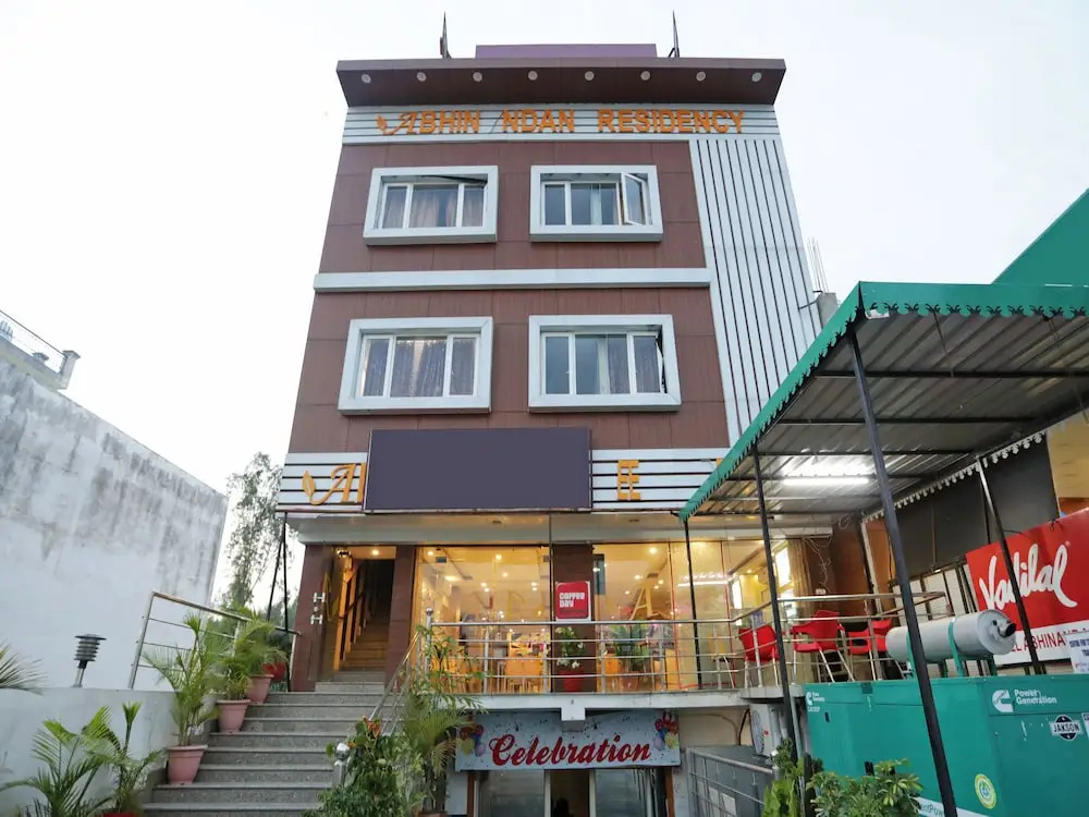 OYO 14017 Abhinandan Residency