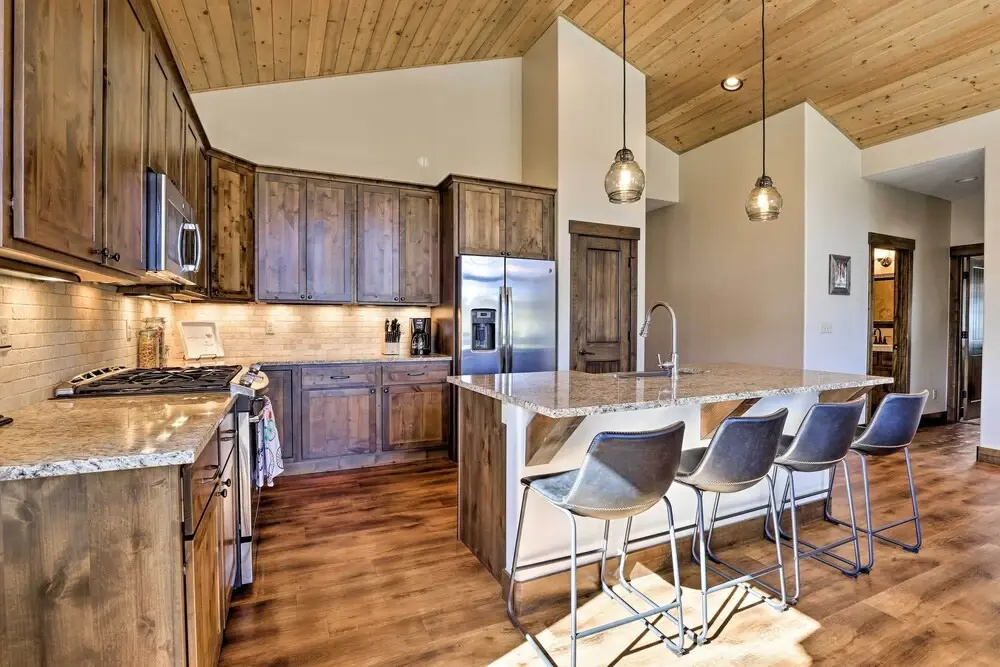 Mtn-view Fraser Home w/ Hot Tub - Near Skiing!