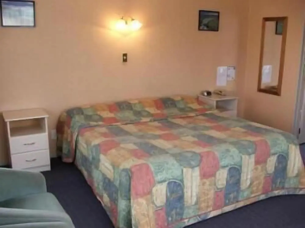 Townhouse Motel