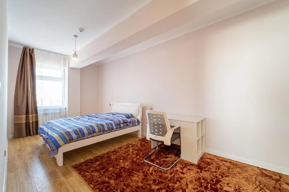 Eagle Town Service Apartment