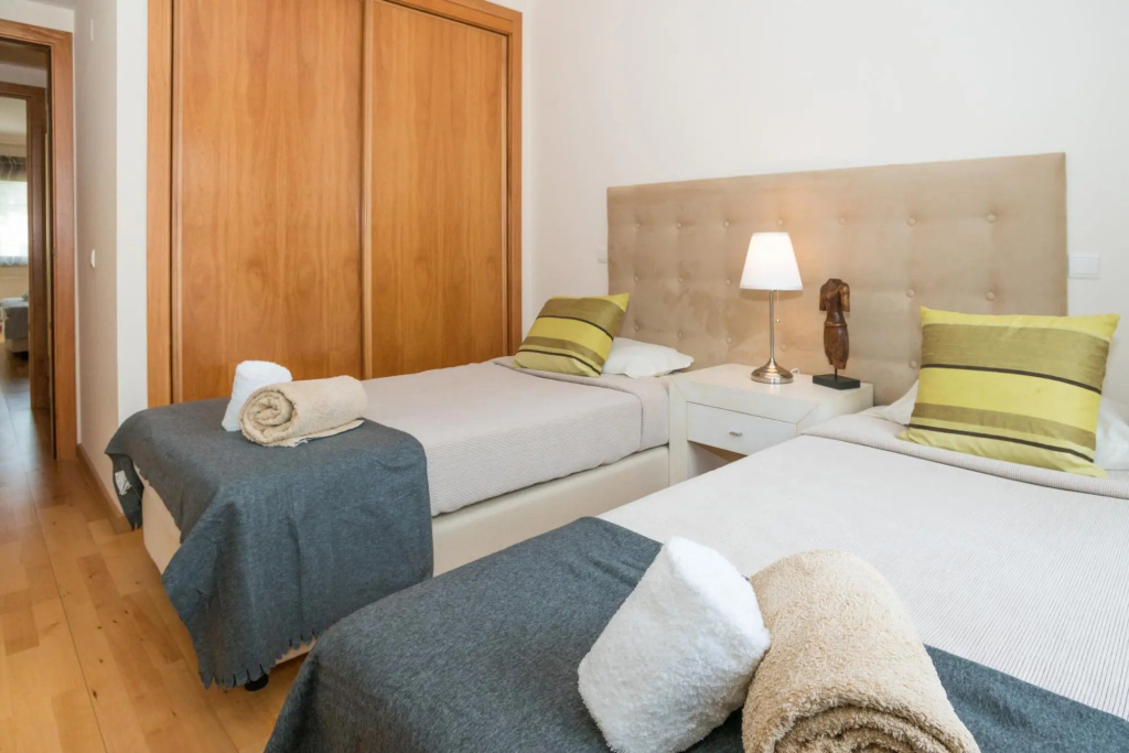 Traditional Townhouse in Vila Sol by Ideal Homes
