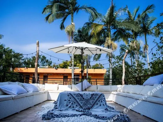 NO.32 Moroccan Manor