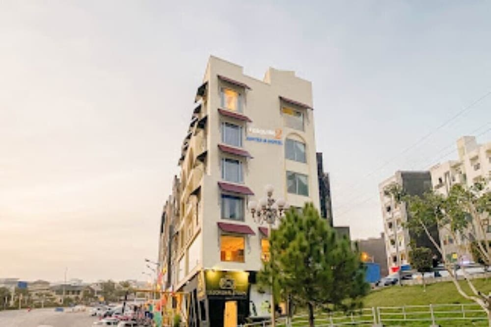 Esquire 2 Hotel and Apartment