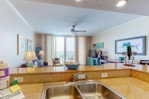 Waters Edge 505 2 Br condo by RedAwning