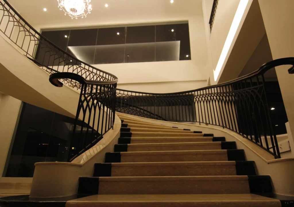 Hotel Diradja
