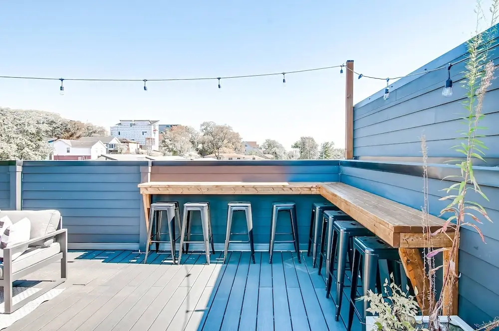 Close to the Gulch - Book Today