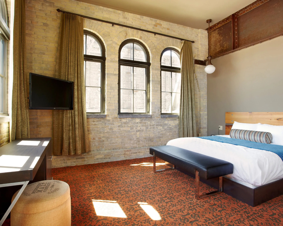 Brewhouse Inn and Suites