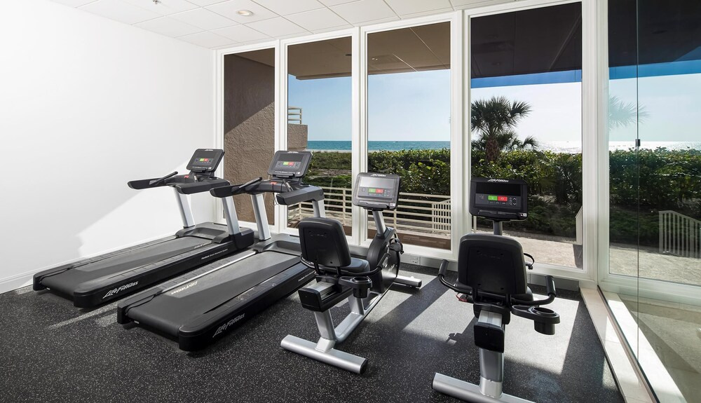 Beachfront Condo With Huge Views/pools/tennis/grills