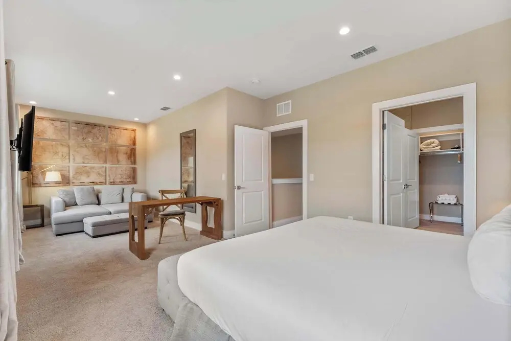 Minutes to Disney Chic Dream Villa with Stunning Patio and Resort Perks