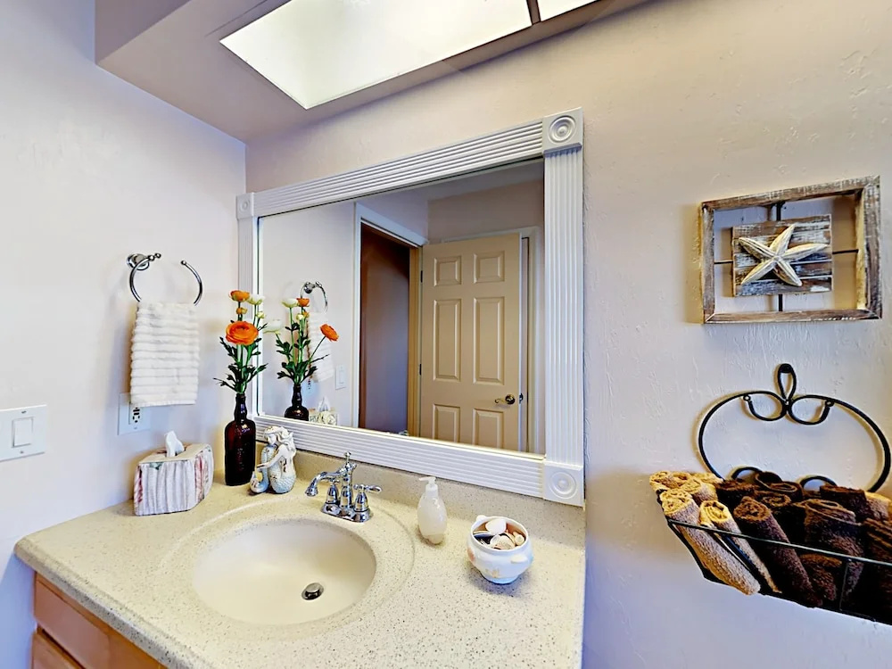 4527 Bimini Home 3 Bedrooms 2 Bathrooms Home