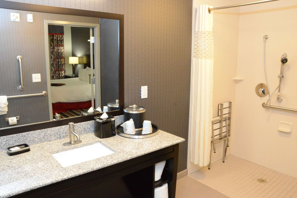 Hampton Inn & Suites Albany at Albany Mall