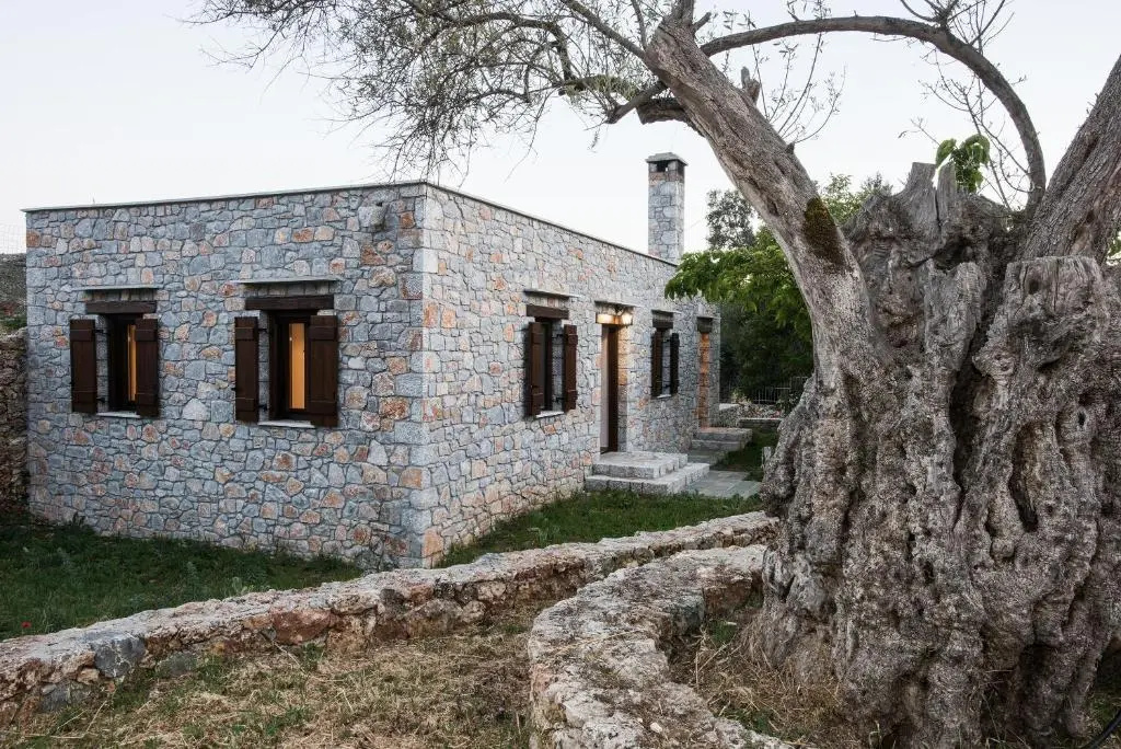 ARADENA TRADITIONAL House 4