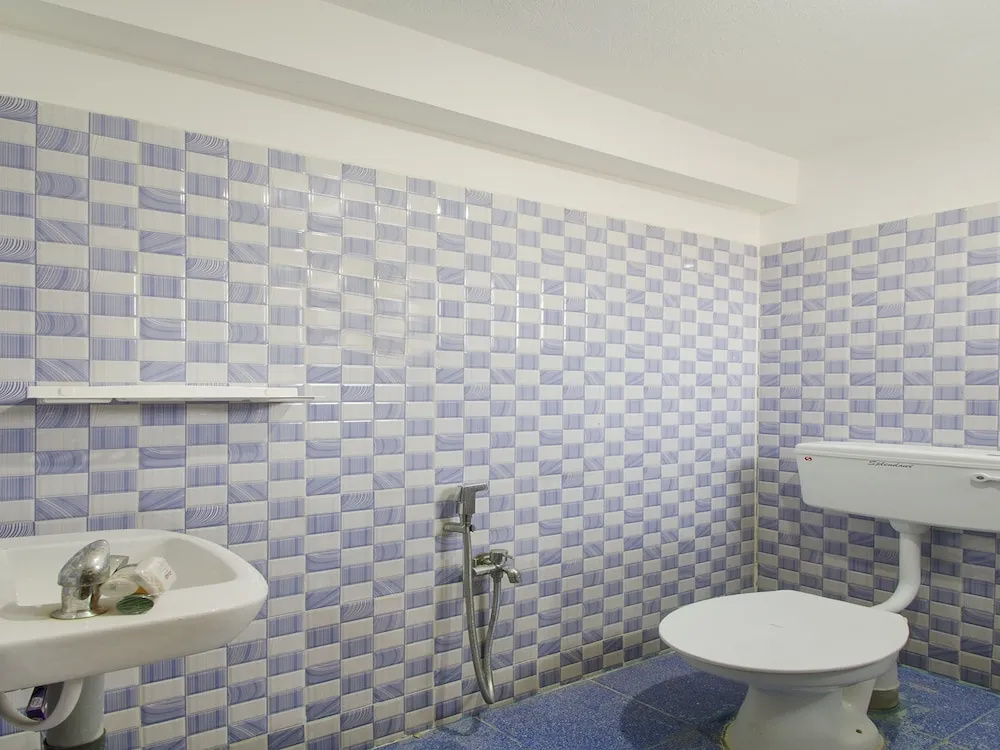 OYO 13036 Home Spacious 2BHK ECR