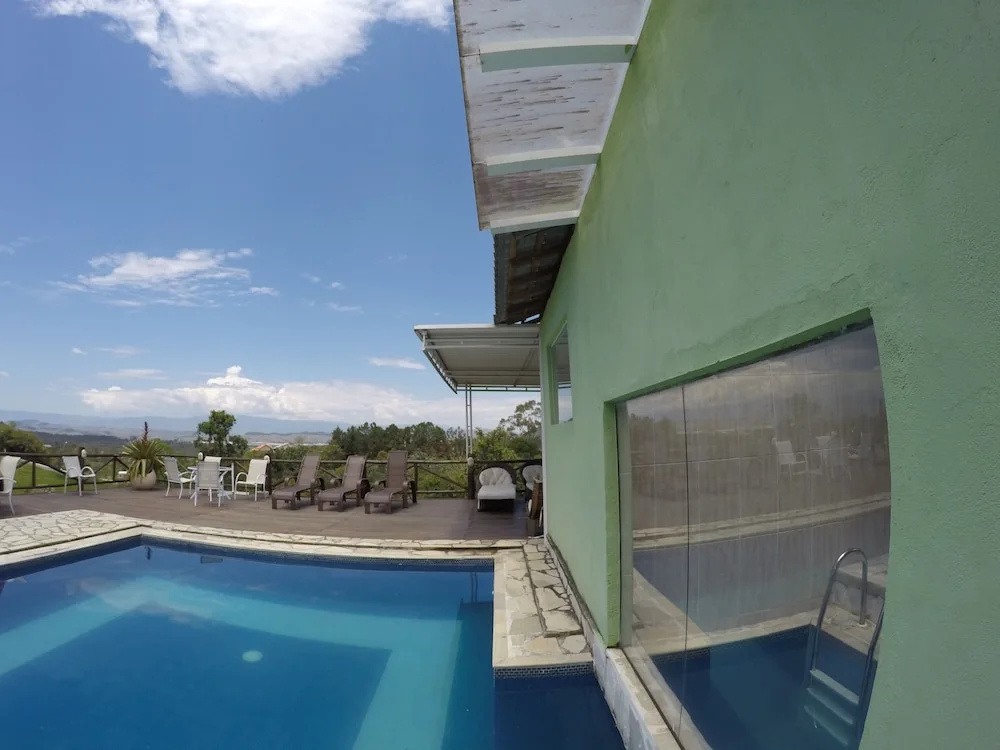 Penedo House Pousada