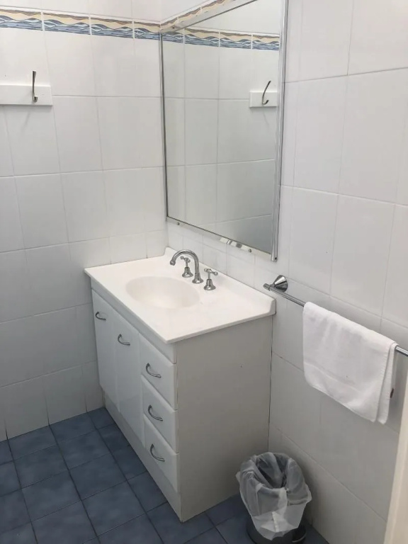 Bateau Bay Hotel