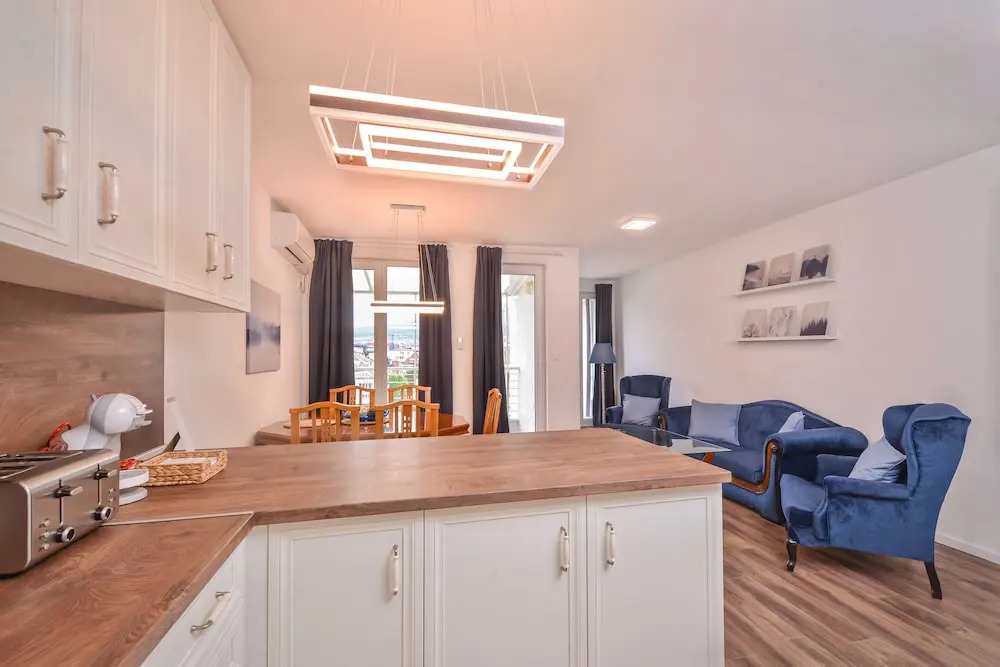 FM Deluxe 2-BDR Apartment - South Park