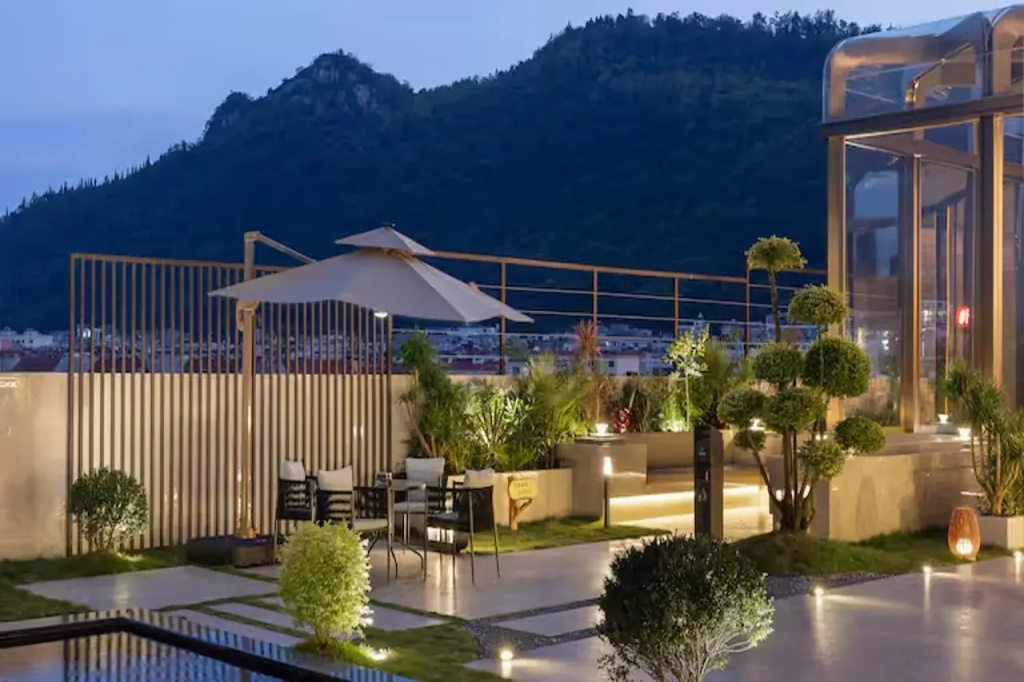 Home2 Suites by Hilton Xingyi Jushan Plaza