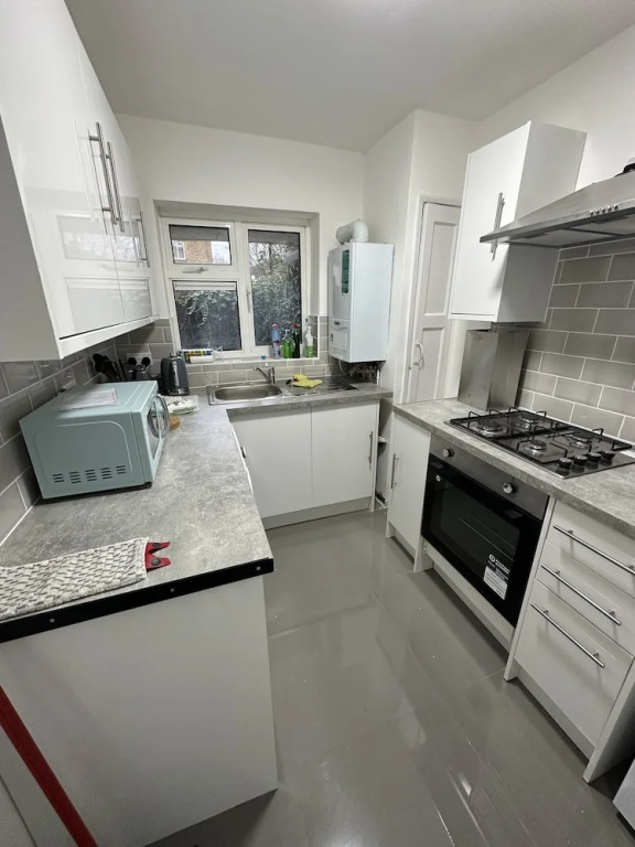 Lovely 1-bed Studio Near Canary Wharf, London