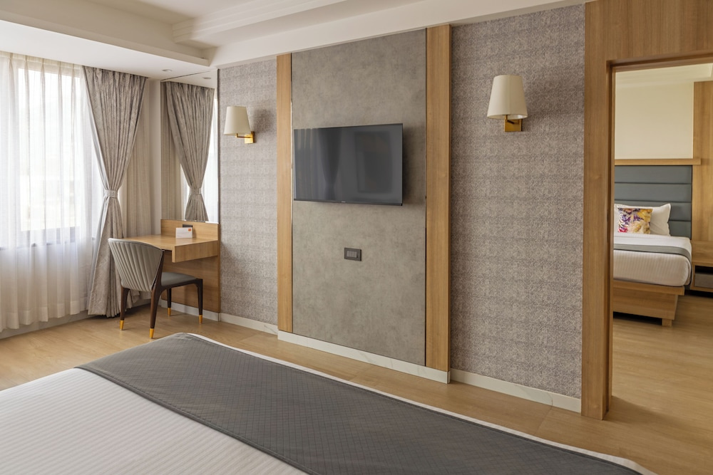 Hill Berry - A SoVo Hotel