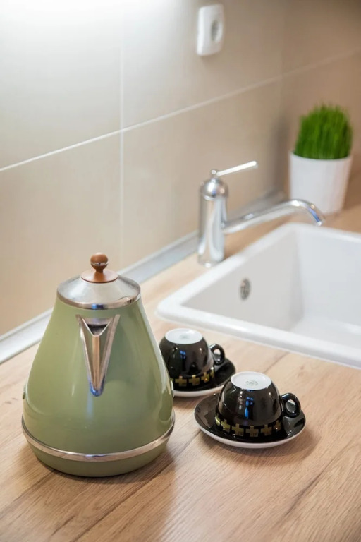 Sunny And Modern Apt In The Center