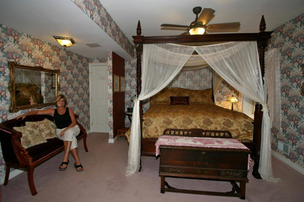 Cobblestone Manor