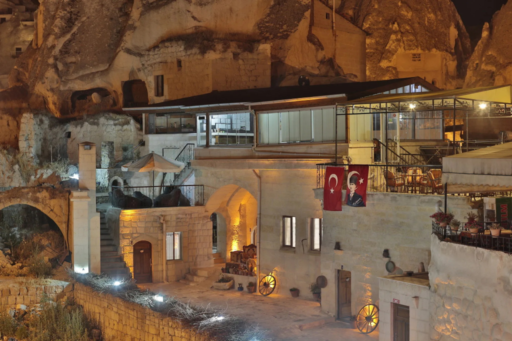 View Cave Hotel
