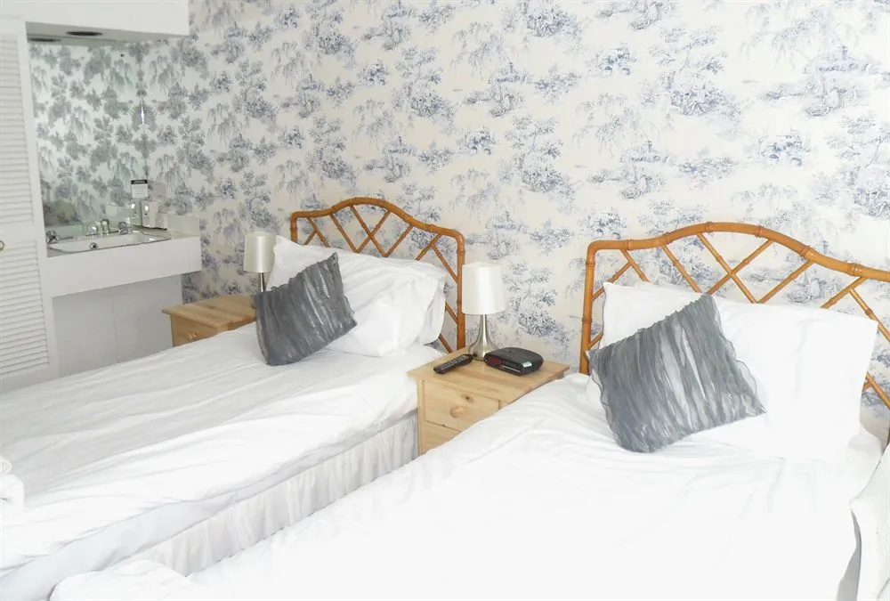 Windsor Lodge Hotel