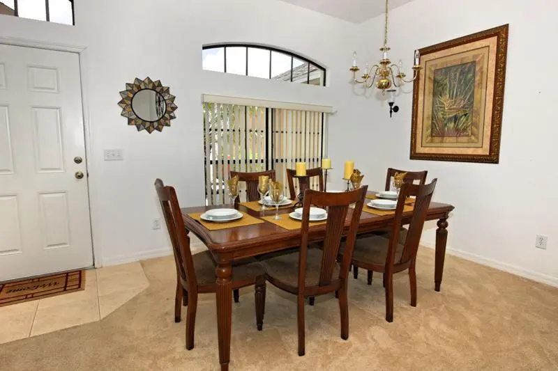 623 Coventry Drive 5 Bedrooms, 3 Bathrooms