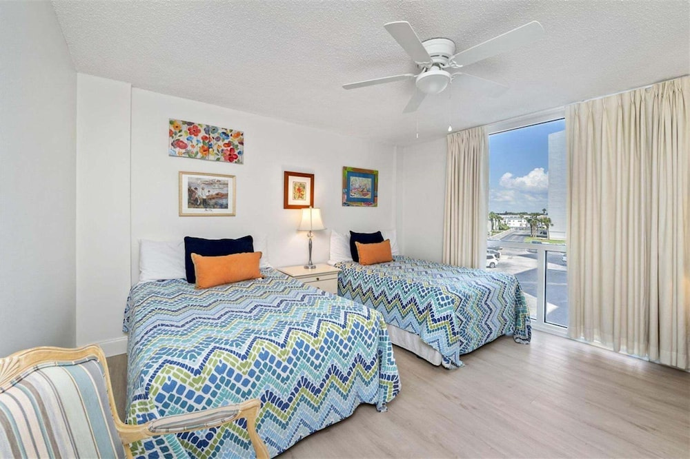 Shoreline Towers 2036 3 Bedroom Condo