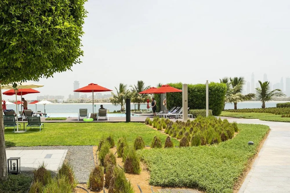 Spacious beachfront 2 bedroom apartment