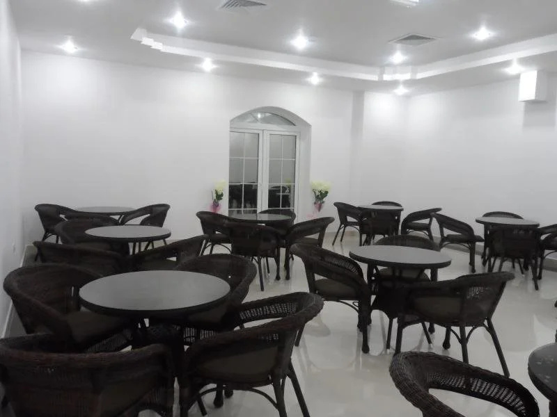 Al Mandoos Hotel