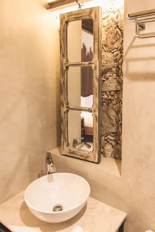 TreeHouse Boutique Hotel - Adults Only