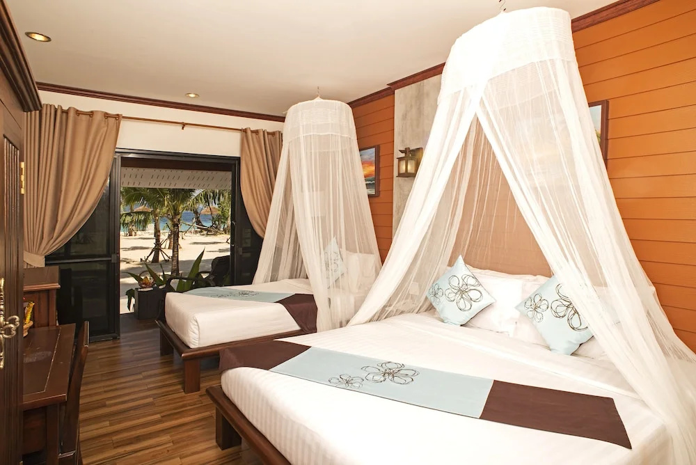 Victoria Cliff Resort Nyaung Oo Phee Island